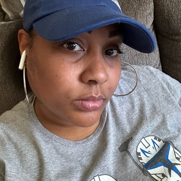 10/26 5:00 PM SELLING YOURS AND MINE - Picture 7 of 8